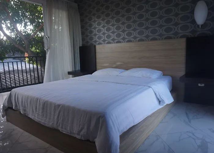 Double A House Affittacamere 3*